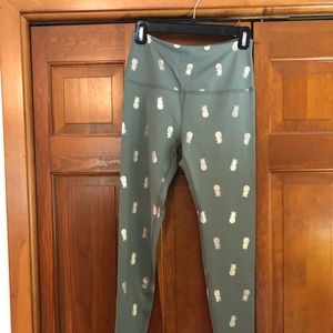 Beyond yoga pineapple pants size M
